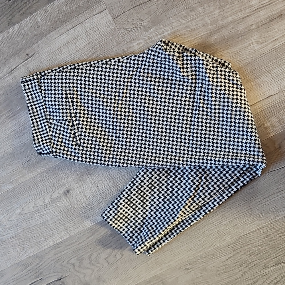 Old Navy Houndstooth Pixie Pants - image 5